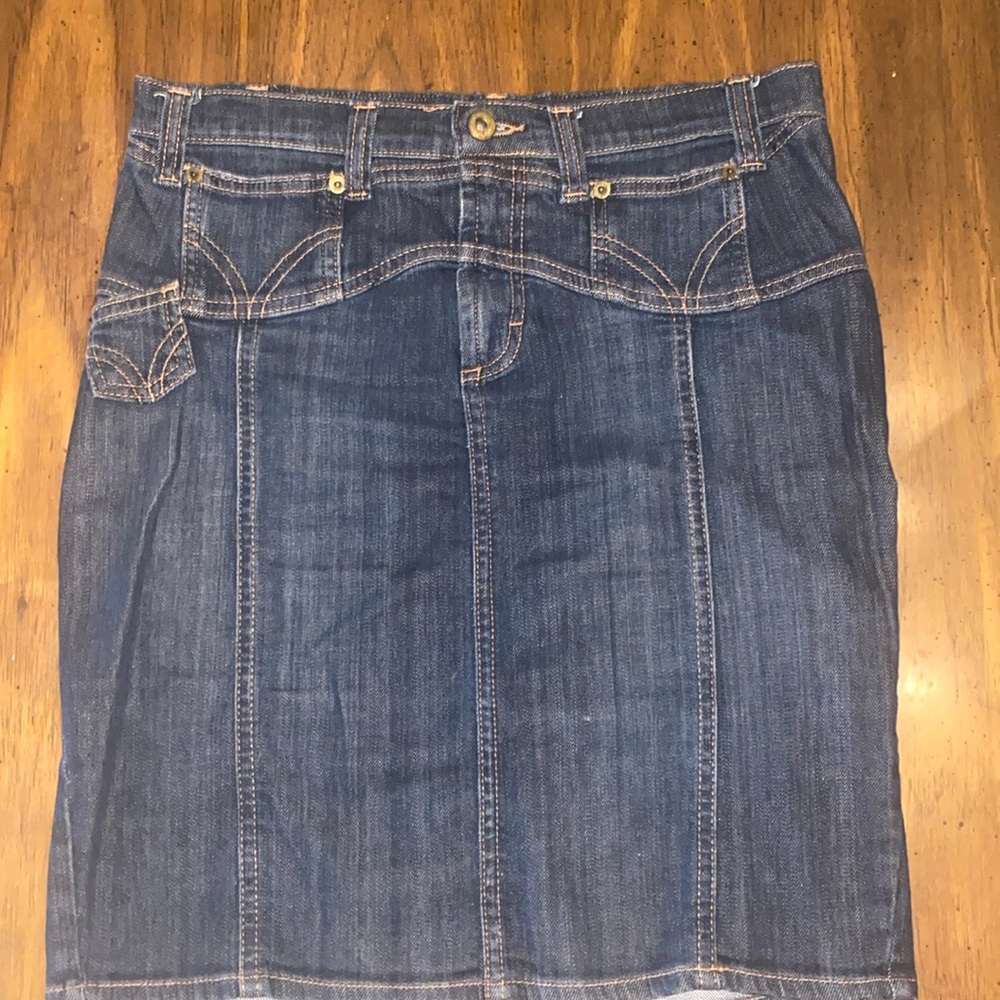 Vintage denim D&G knee-length skirt.